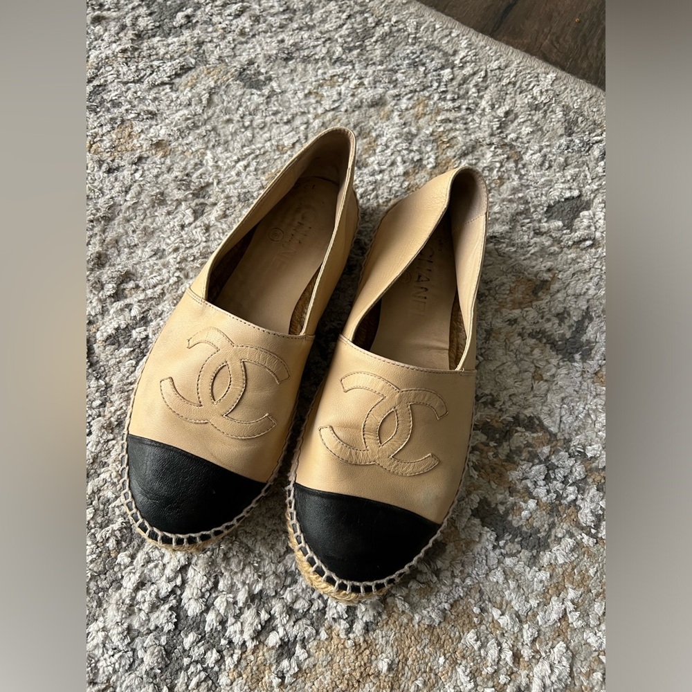 CHANEL Tan and Black Espadrilles